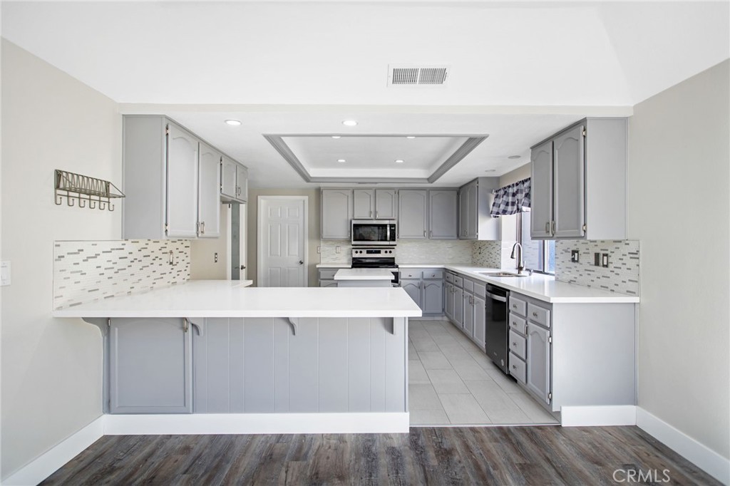 Canyon Lake, California, 92587, United States, 3 Bedrooms Bedrooms, ,2 BathroomsBathrooms,Residential,For Sale,1984479