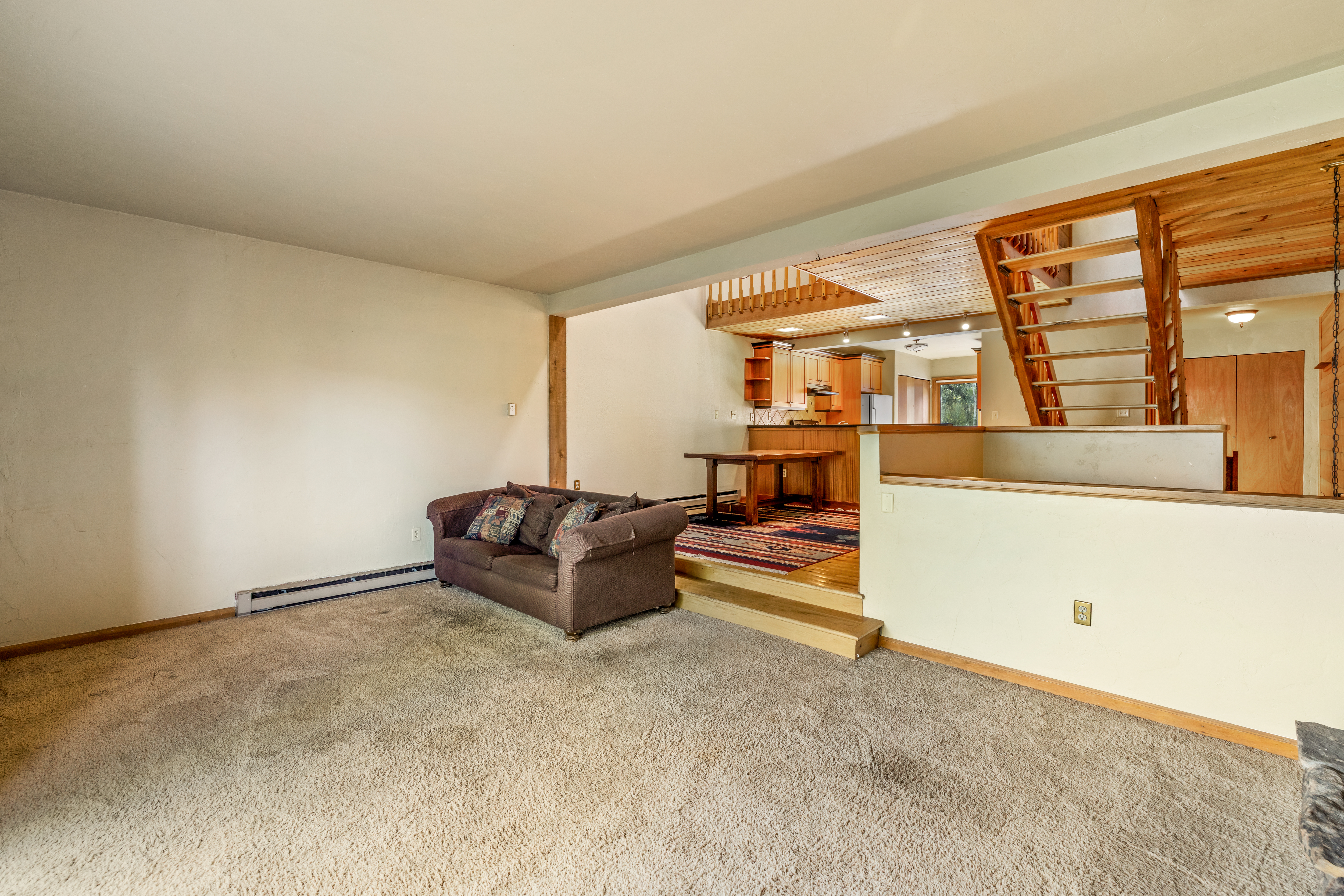  Spacious Columbine Townhome - 物件實景
