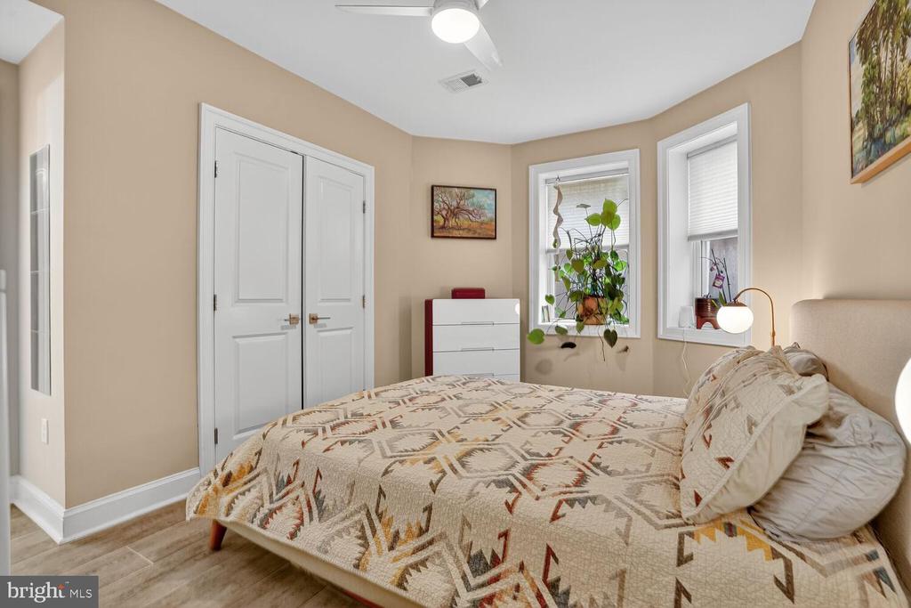 Washington, District of Columbia, 20002, United States, 2 Bedrooms Bedrooms, ,2 BathroomsBathrooms,Residential,For Sale,2002481