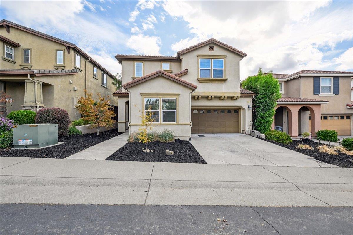 Folsom, California, 95630, United States, 4 Bedrooms Bedrooms, ,3 BathroomsBathrooms,Residential,For Sale,1948899