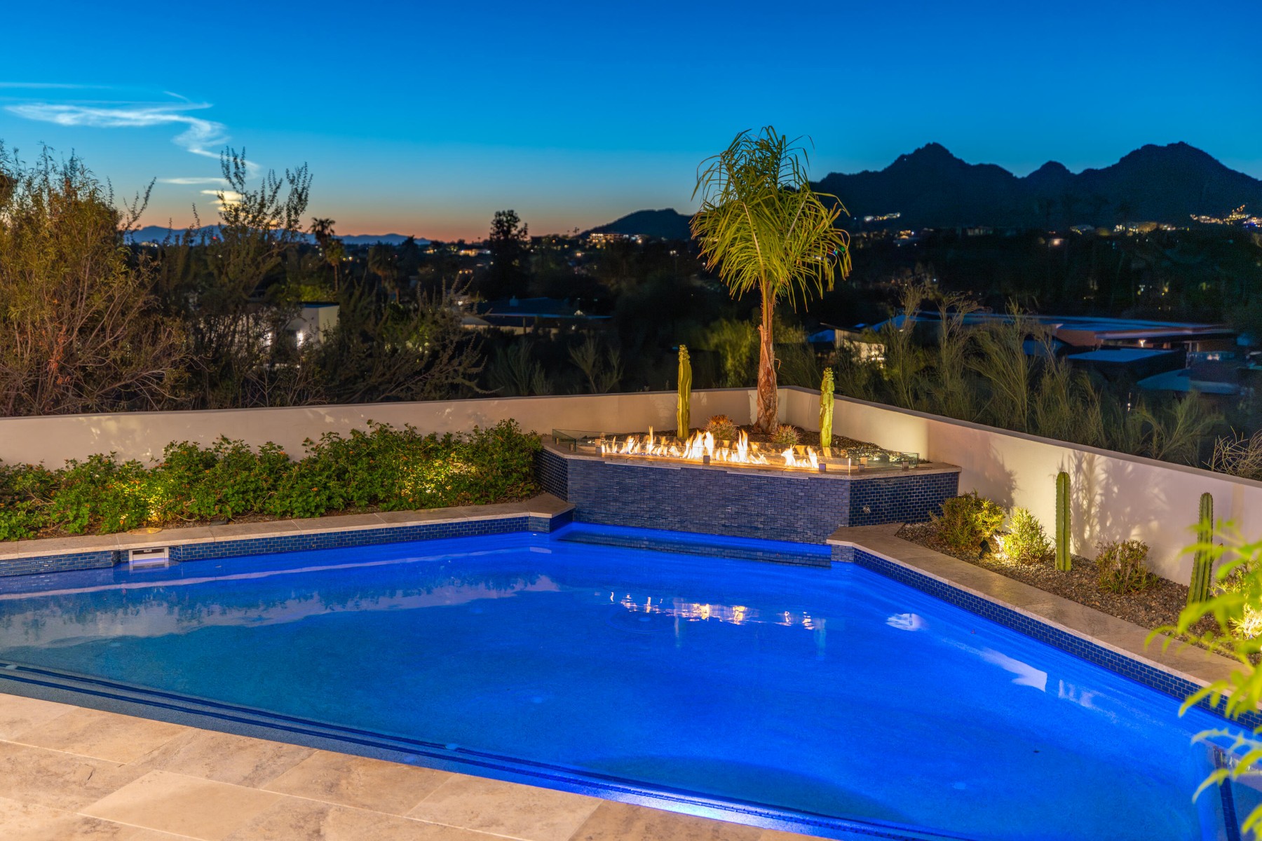  5724 N ECHO CANYON DR¦Phoenix, AZ - 物件實景