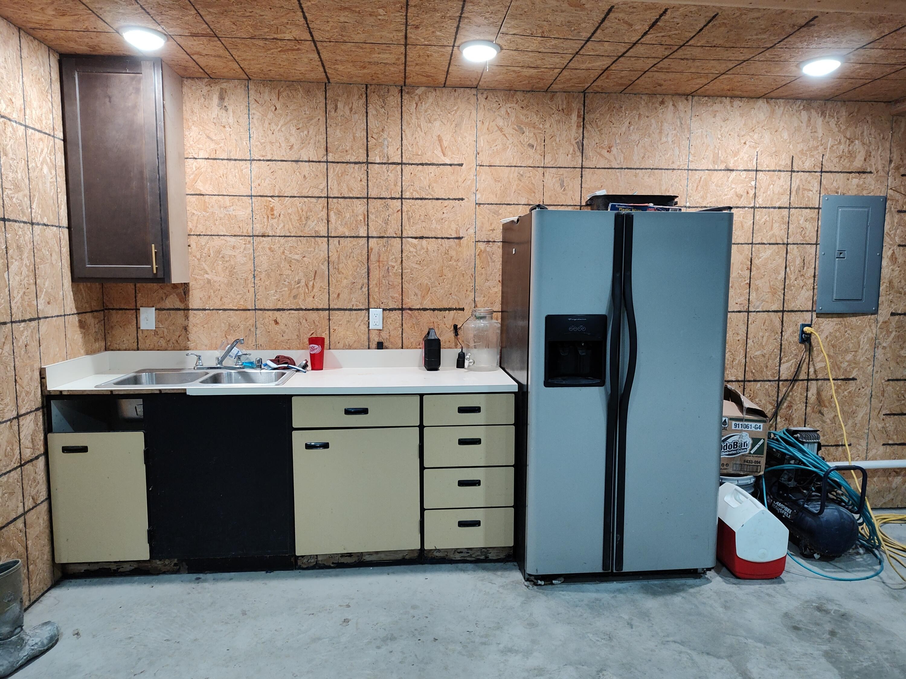 Bolivar, Missouri, 65613, United States, 2 Bedrooms Bedrooms, ,3 BathroomsBathrooms,Residential,For Sale,1975211