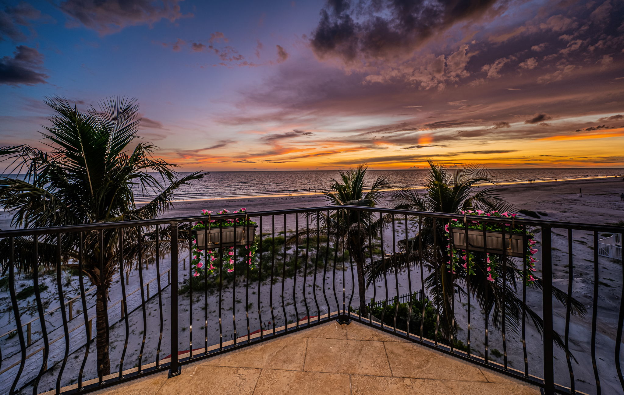Redington Shores, Florida, 33708, United States, 5 Bedrooms Bedrooms, ,6 BathroomsBathrooms,Residential,For Sale,1921894