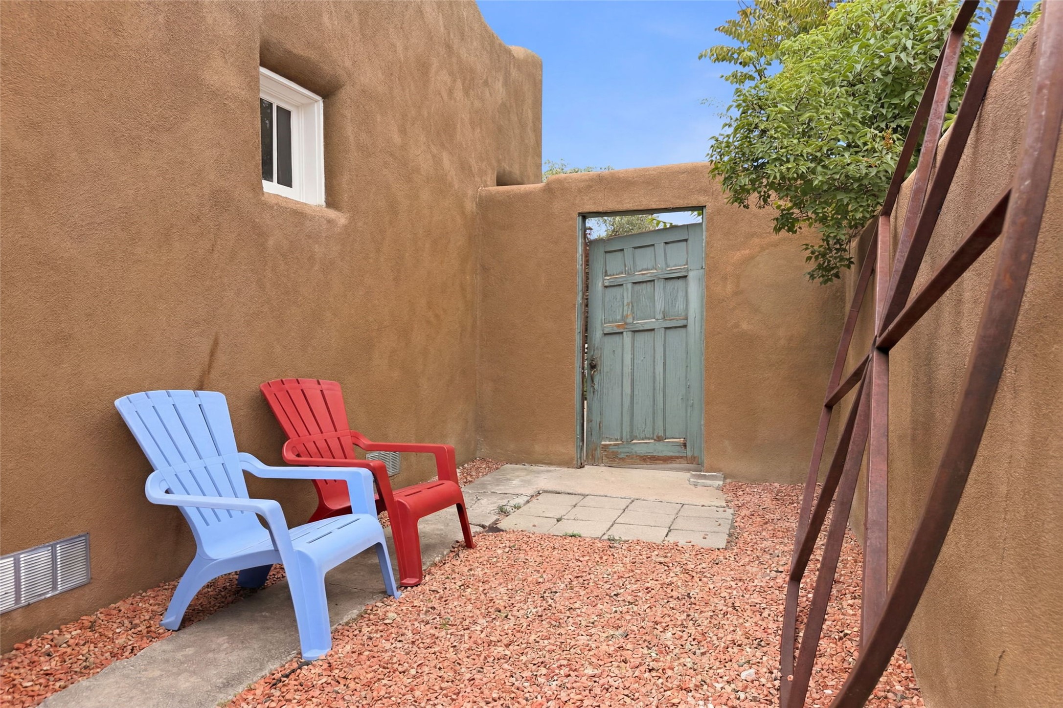  216 E Santa Fe Avenue - 物件實景
