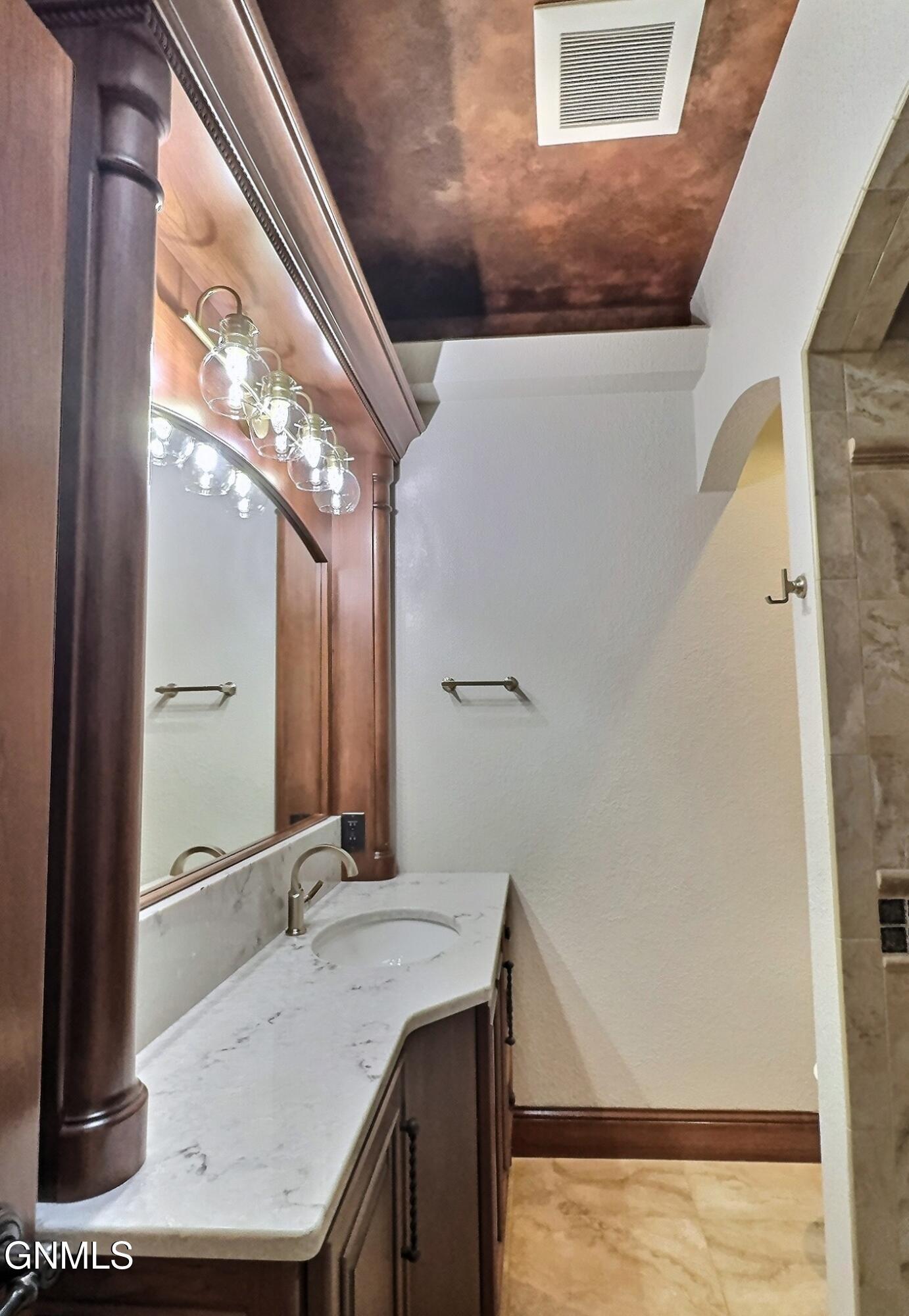 Bismarck, North Dakota, 58501, United States, 4 Bedrooms Bedrooms, ,4 BathroomsBathrooms,Residential,For Sale,2038873