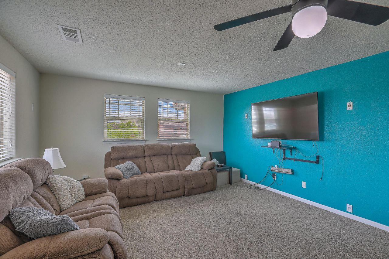 Rio Rancho, New Mexico, 87124, United States, 5 Bedrooms Bedrooms, ,4 BathroomsBathrooms,Residential,For Sale,1805604