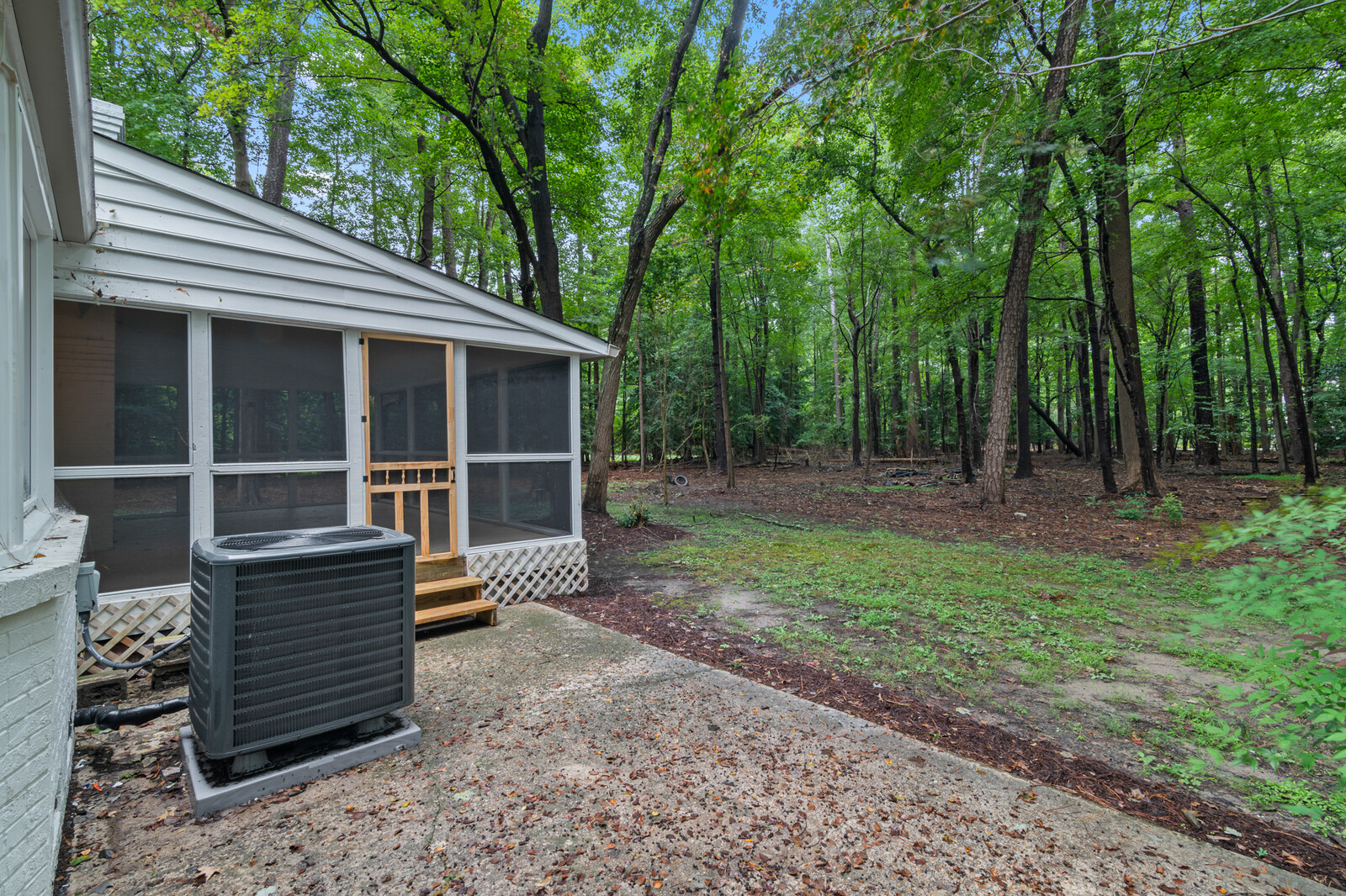 Yorktown, Virginia, 236923604, United States, 3 Bedrooms Bedrooms, ,2 BathroomsBathrooms,Residential,For Sale,1983250