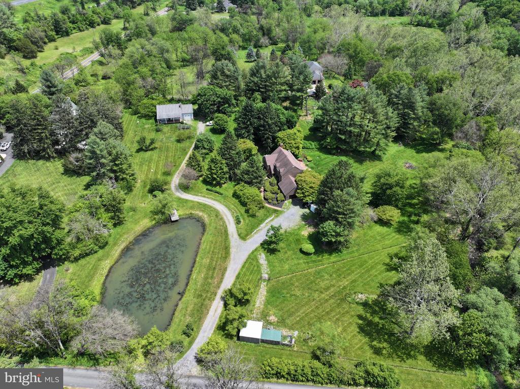 Linden, Virginia, 22642, United States, 5 Bedrooms Bedrooms, ,4 BathroomsBathrooms,Residential,For Sale,2037897
