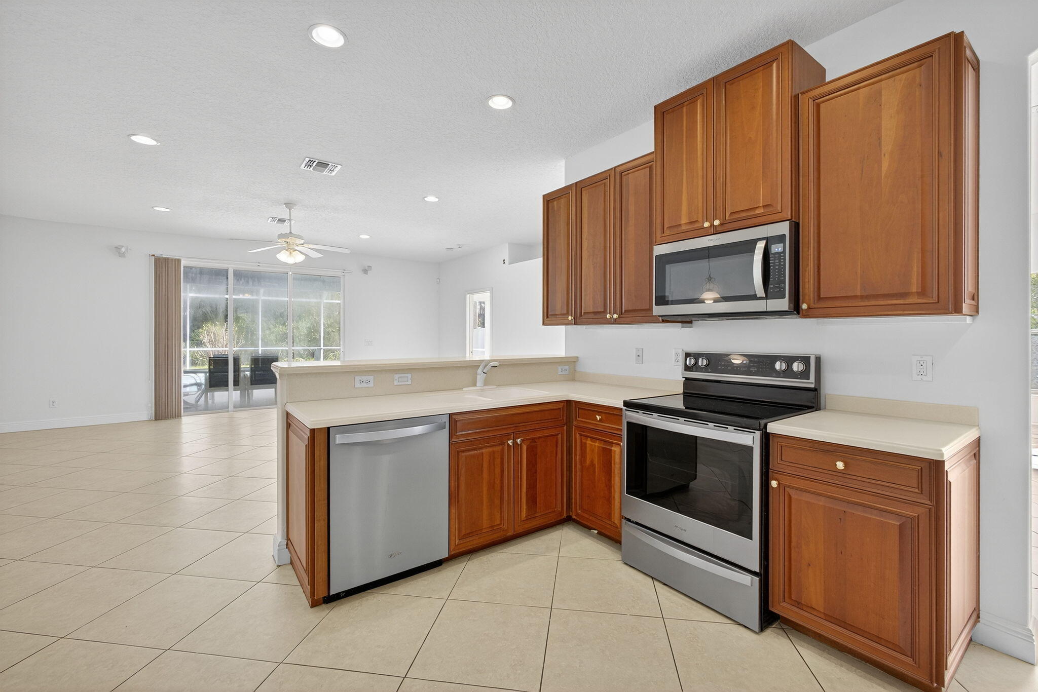 Port Saint Lucie, Florida, 34983, United States, 4 Bedrooms Bedrooms, ,2 BathroomsBathrooms,Residential,For Sale,1959022