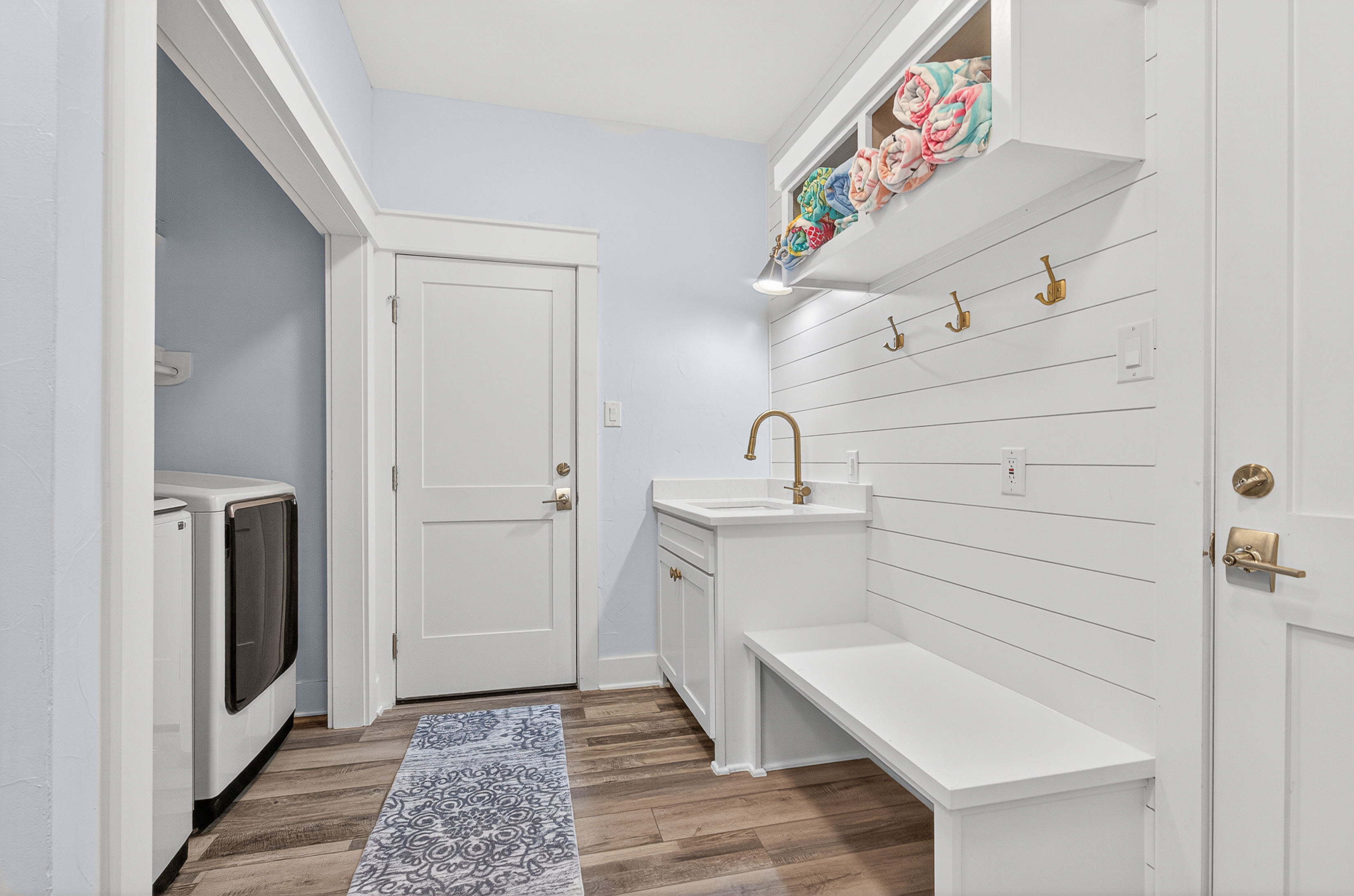  Canal-Front Estate in Island Moorings - 物件實景