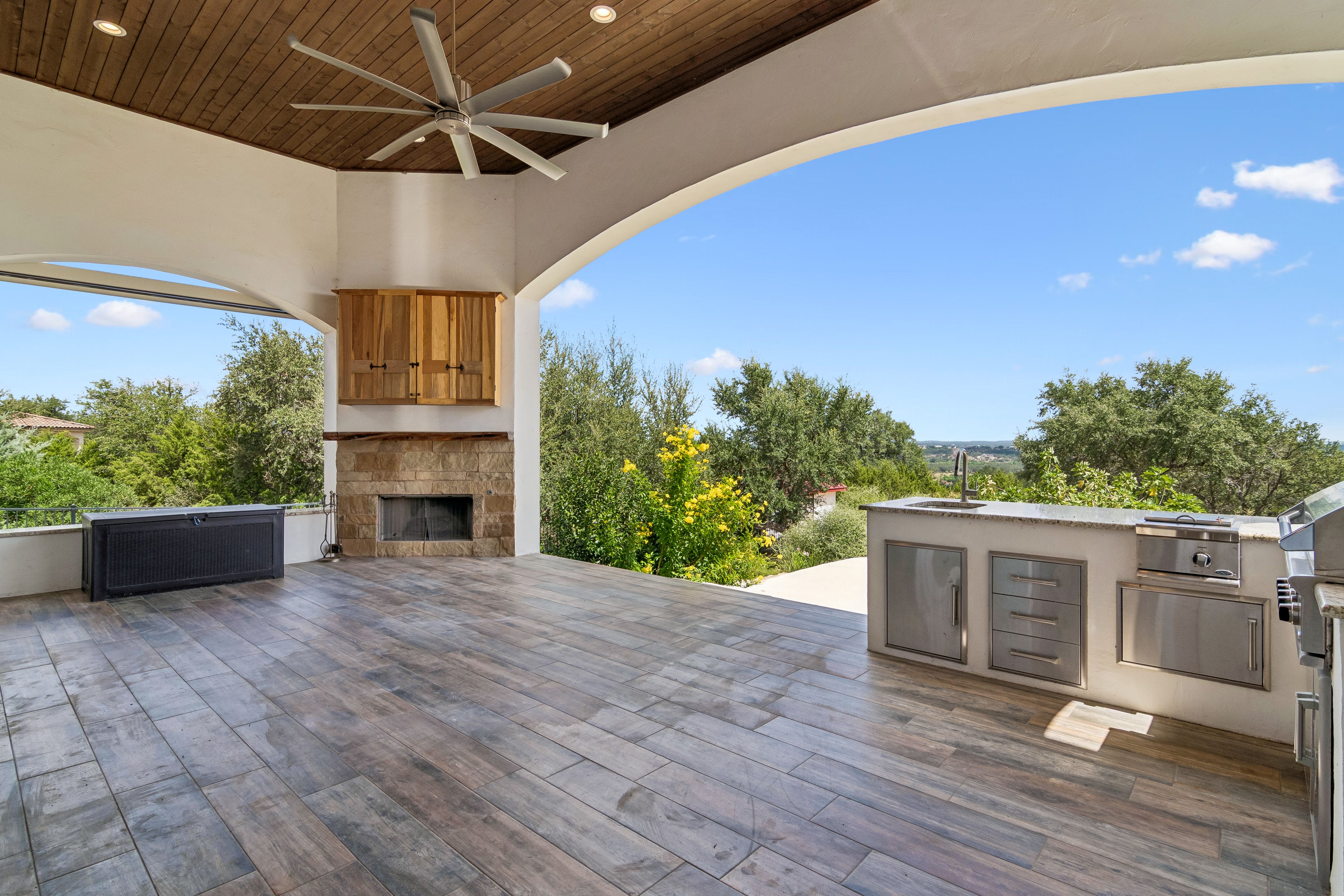  Elevated Living in Lakeview Ridge Estate - 物件實景