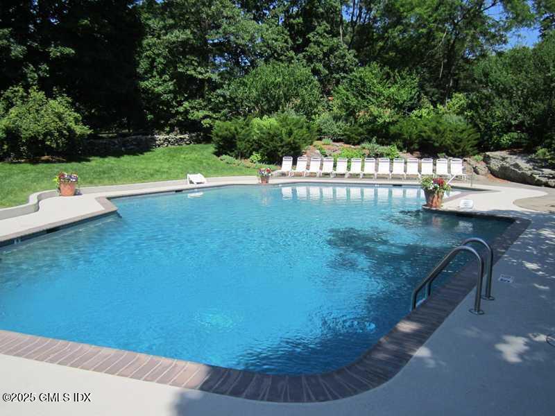 Greenwich, Connecticut, 06831, United States, 3 Bedrooms Bedrooms, ,3 BathroomsBathrooms,Residential,For Sale,2001670