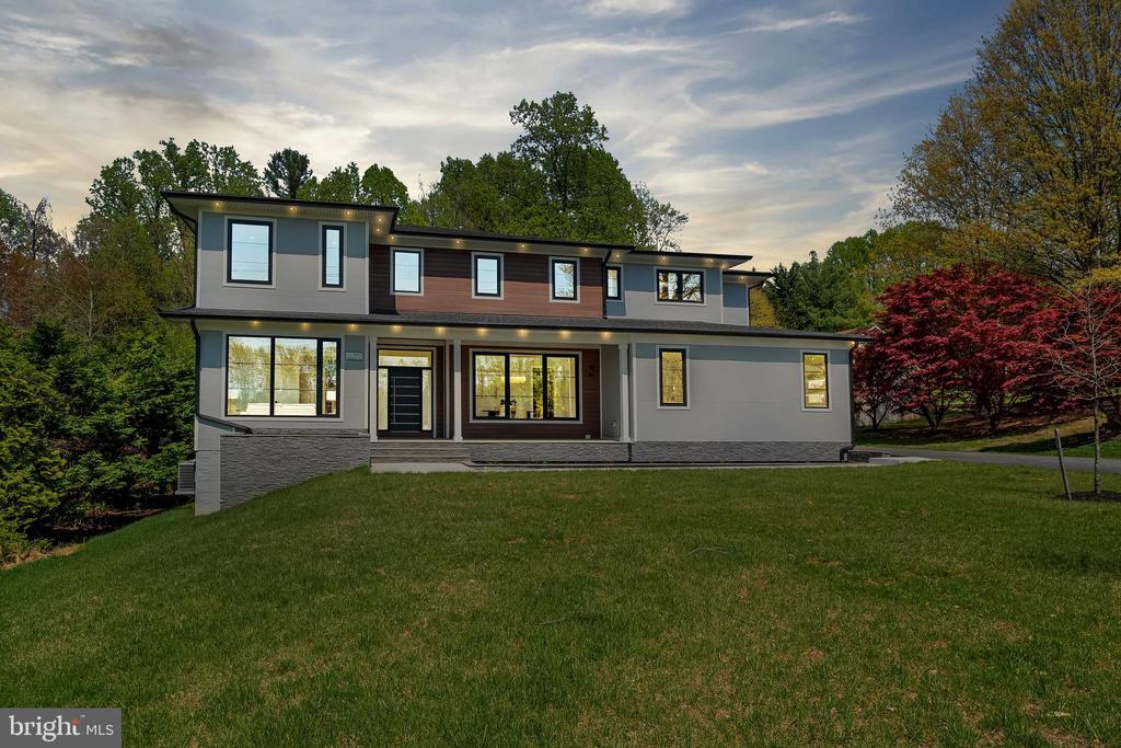 Herndon, Virginia, 20170, United States, 6 Bedrooms Bedrooms, ,6 BathroomsBathrooms,Residential,For Sale,1941281