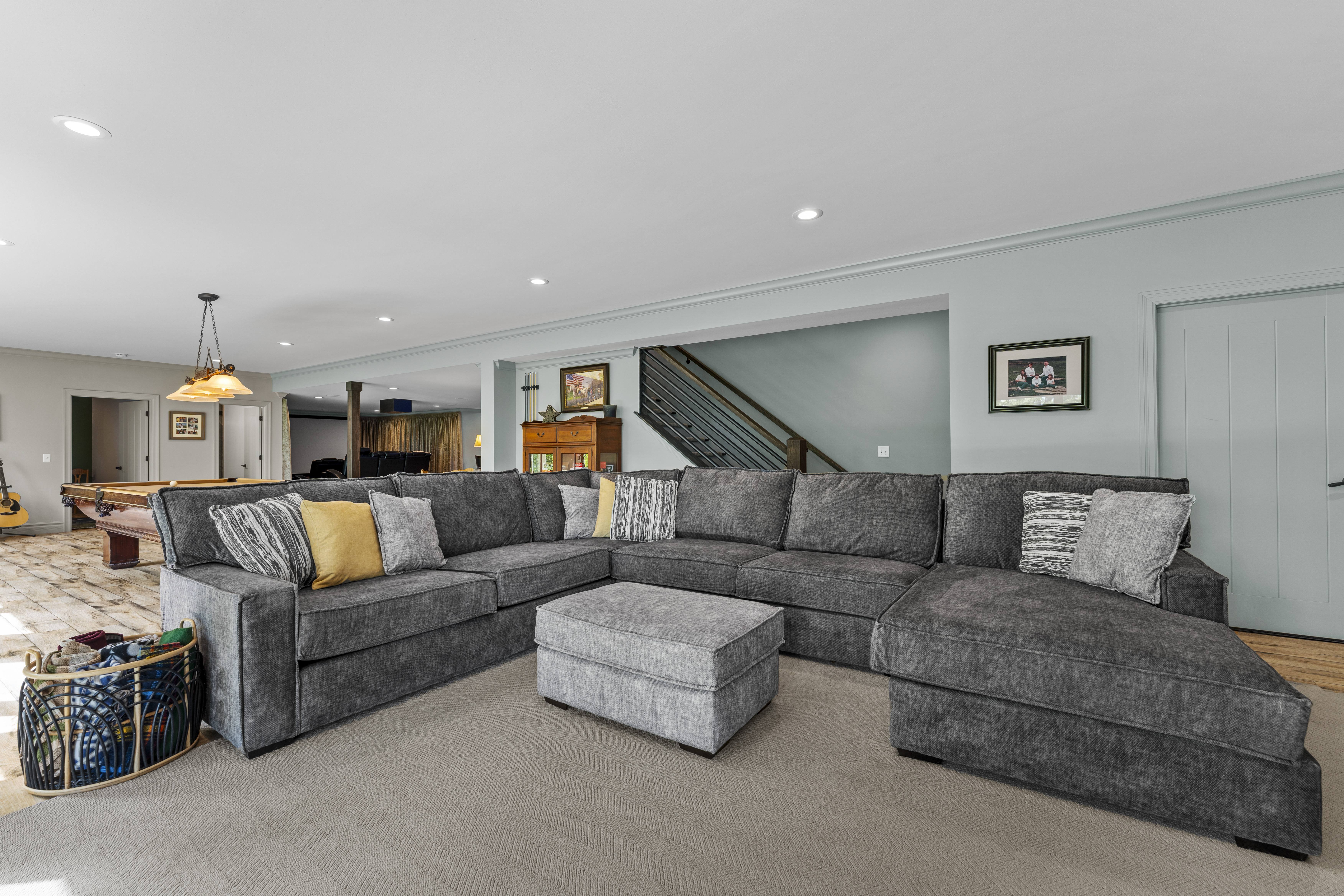  Discover unmatched luxury and versatility in this custom Craftsman-style estate - 物件實景