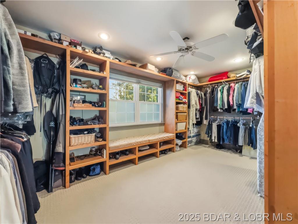 Camdenton, Missouri, 65020, United States, 4 Bedrooms Bedrooms, ,5 BathroomsBathrooms,Residential,For Sale,1989122