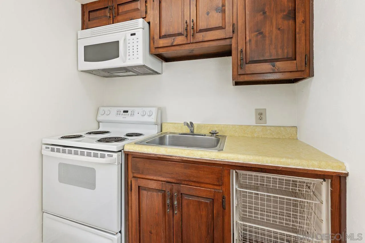 La Jolla, California, 92037, United States, ,1 BathroomBathrooms,Residential,For Sale,1970080