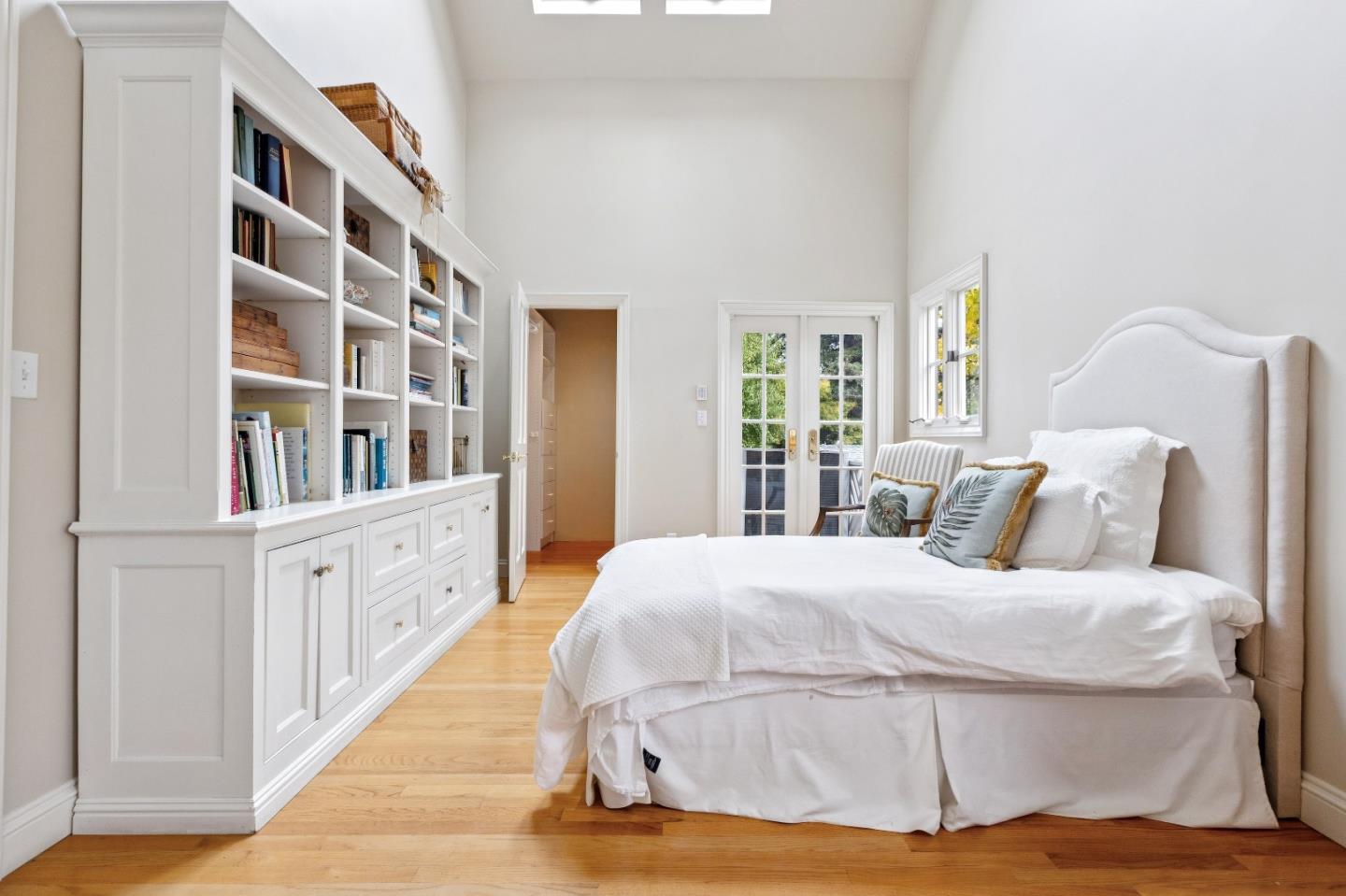 Burlingame, California, 94010, United States, 3 Bedrooms Bedrooms, ,3 BathroomsBathrooms,Residential,For Sale,1991997