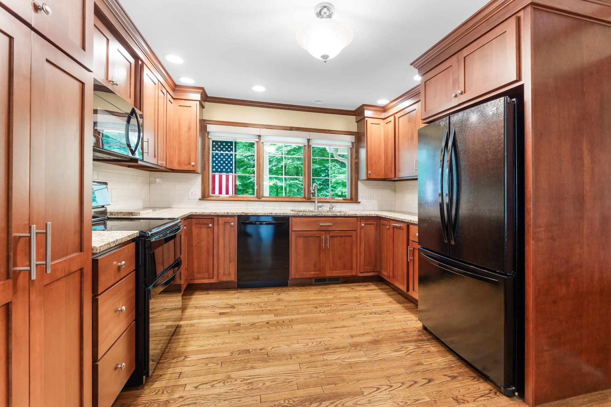 Marion, Ohio, 43302, United States, 5 Bedrooms Bedrooms, ,4 BathroomsBathrooms,Residential,For Sale,1995862