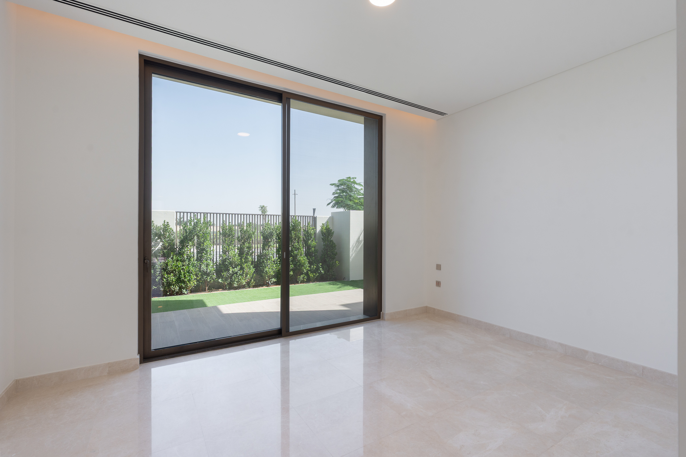 Villa with Elie Saab Finishes and Burj Khalifa Views in Palm Hills - 物件實景