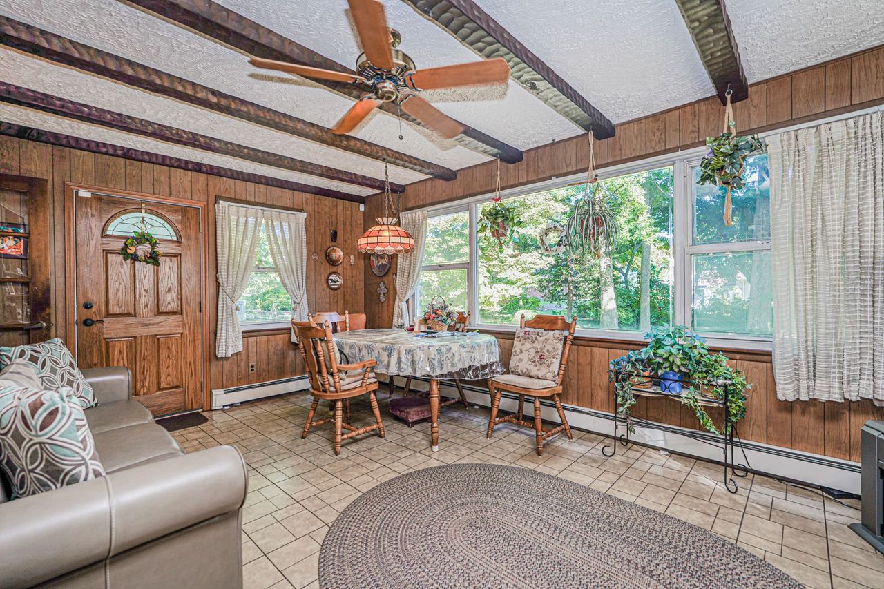 Staten Island, New York, 10302, United States, 5 Bedrooms Bedrooms, ,2 BathroomsBathrooms,Residential,For Sale,1914659