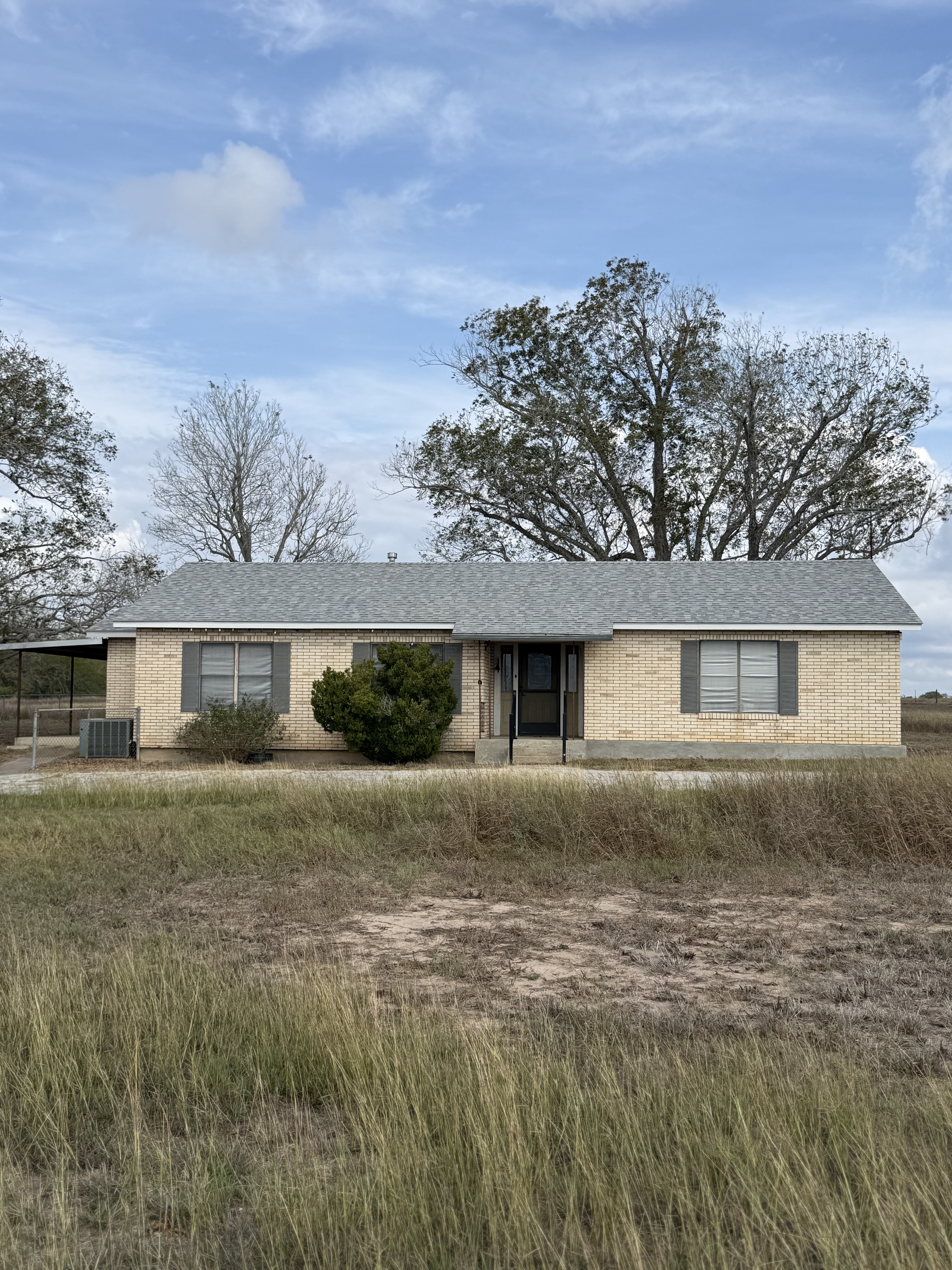 Runge, Texas, 78151, United States, 3 Bedrooms Bedrooms, ,2 BathroomsBathrooms,Residential,For Sale,1996621