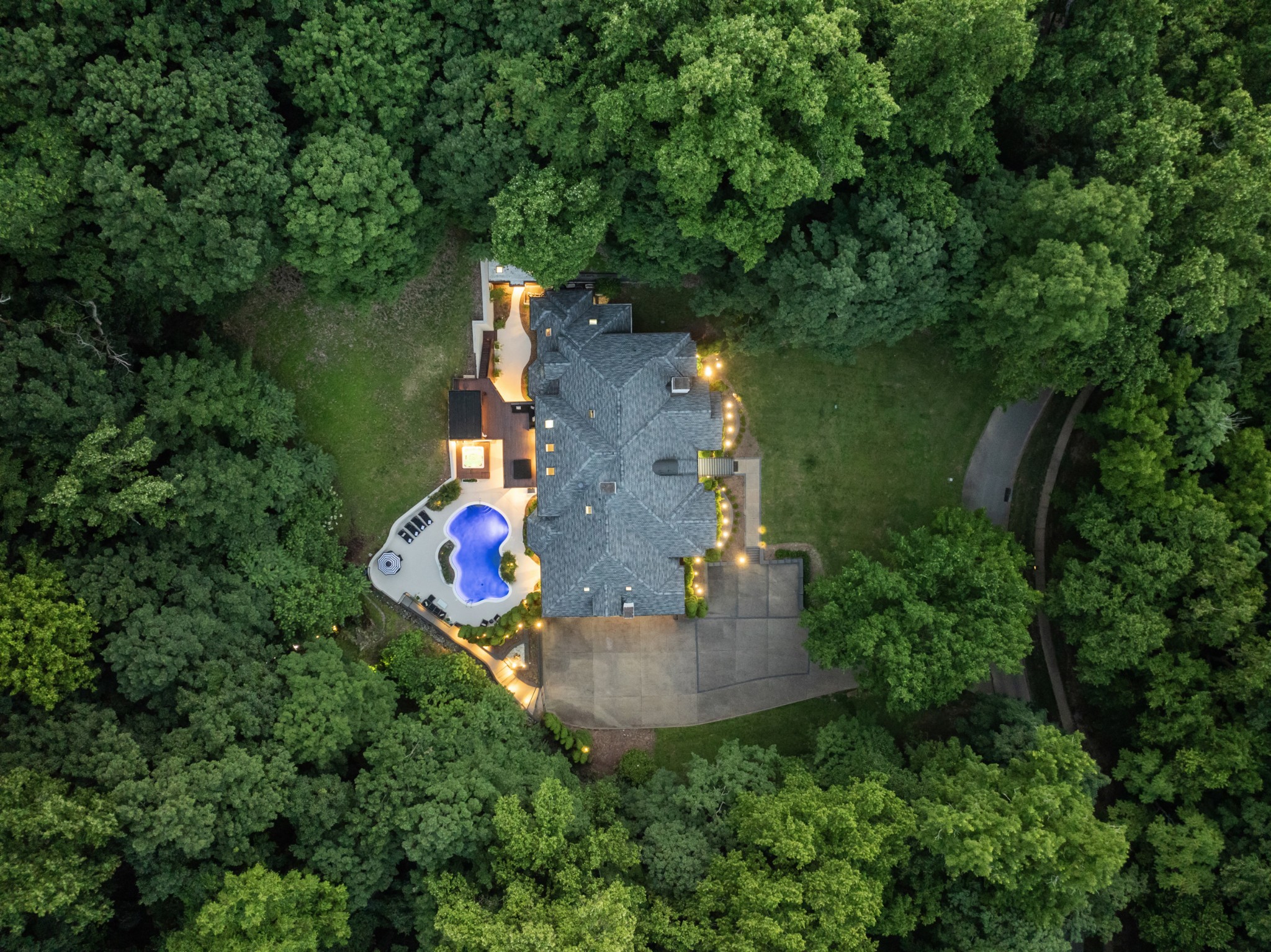 Nashville, Tennessee, 37215, United States, 5 Bedrooms Bedrooms, ,11 BathroomsBathrooms,Residential,For Sale,1885456