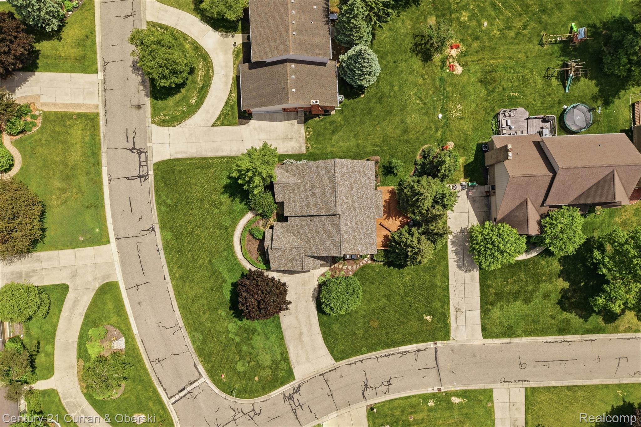 Farmington Hills, Michigan, 48331, United States, 4 Bedrooms Bedrooms, ,4 BathroomsBathrooms,Residential,For Sale,2048985