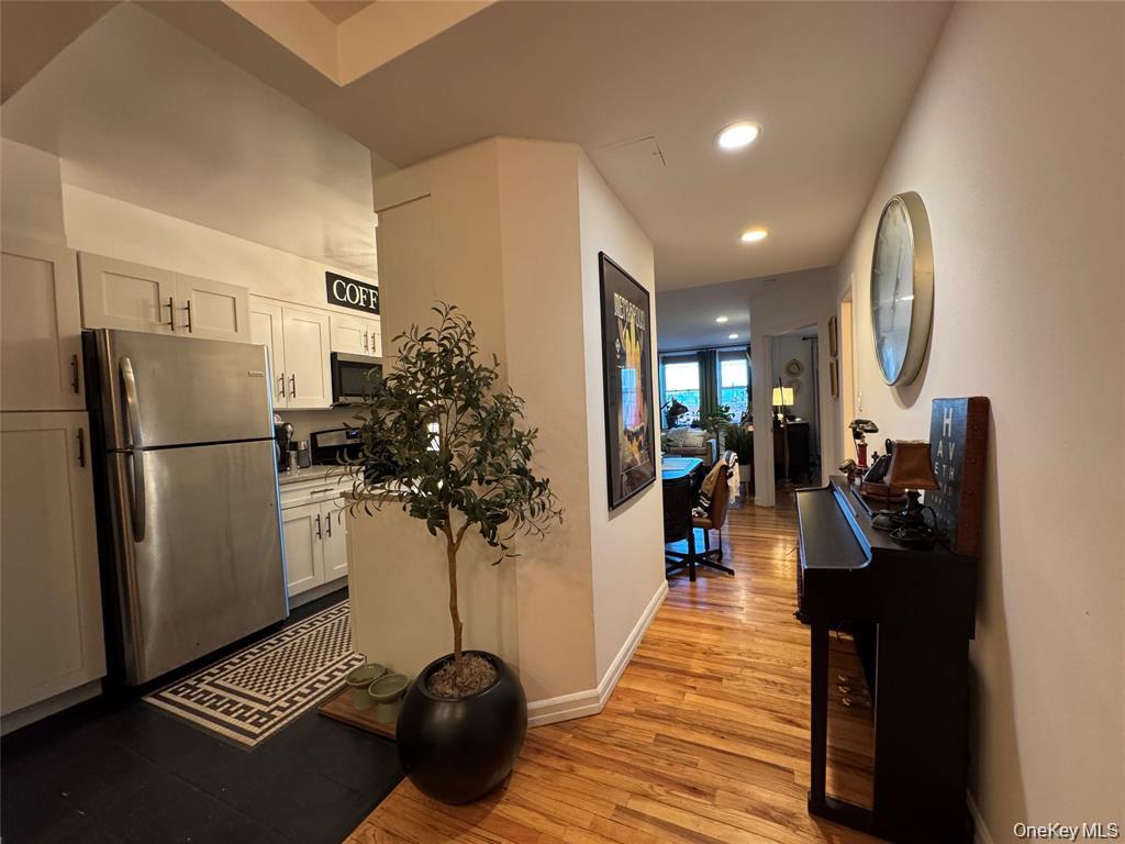 Long Beach, New York, 11561, United States, 2 Bedrooms Bedrooms, ,2 BathroomsBathrooms,Residential,For Sale,1919888