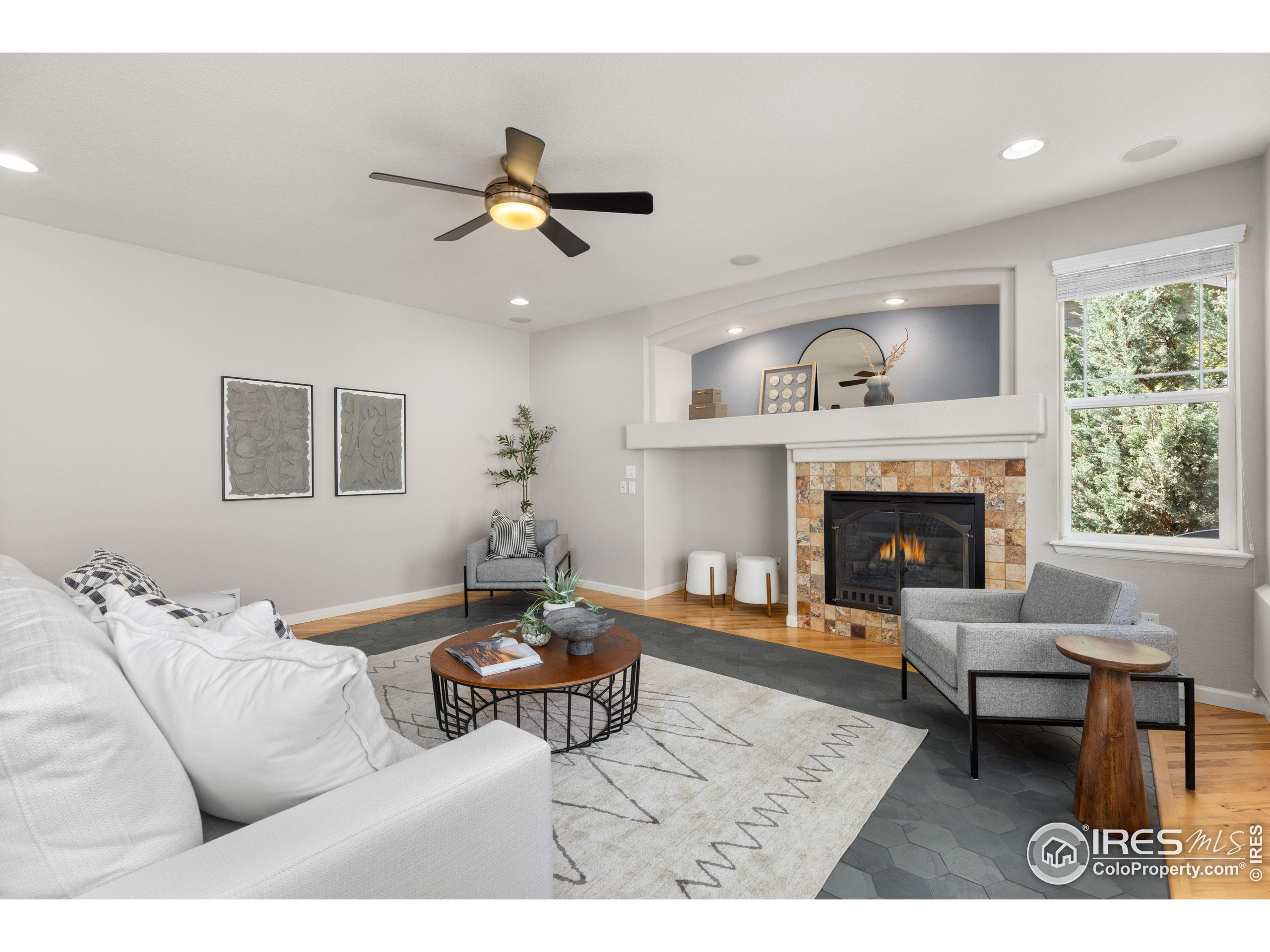 Lyons, Colorado, 80540, United States, 4 Bedrooms Bedrooms, ,3 BathroomsBathrooms,Residential,For Sale,1865994