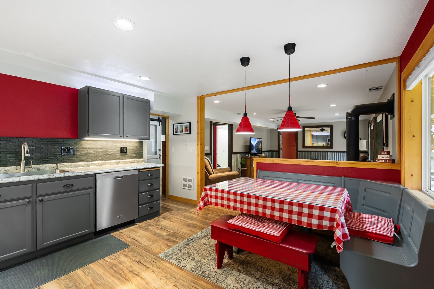  Sagle Multi-Generational - 物件實景