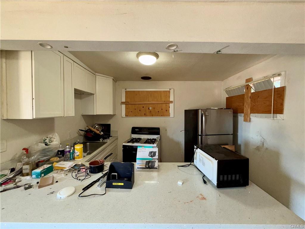 Compton, California, 90221, United States, 9 Bedrooms Bedrooms, ,Residential,For Sale,1982373