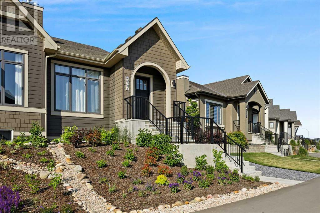 CALGARY, Alberta, T3M 2Z6, CA, 3 Bedrooms Bedrooms, ,2 BathroomsBathrooms,Residential,For Sale,1867473
