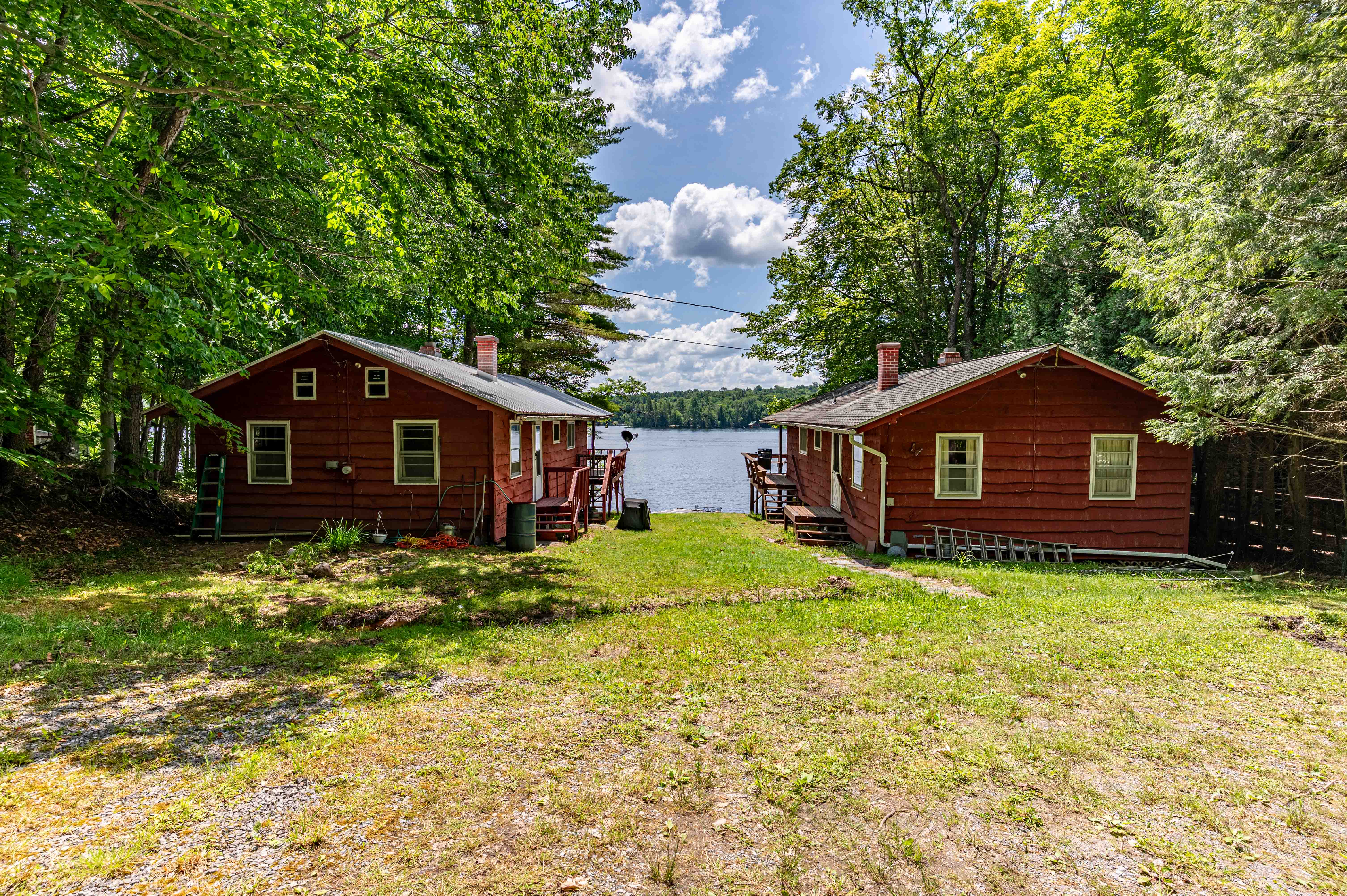  Twin Cottages on 75