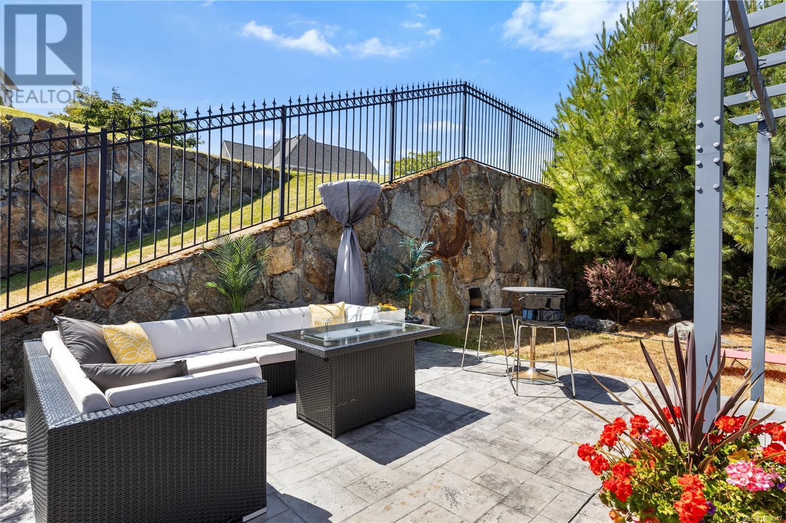 LANGFORD, British Columbia, V9B 0L2, CA, 5 Bedrooms Bedrooms, ,5 BathroomsBathrooms,Residential,For Sale,1896938