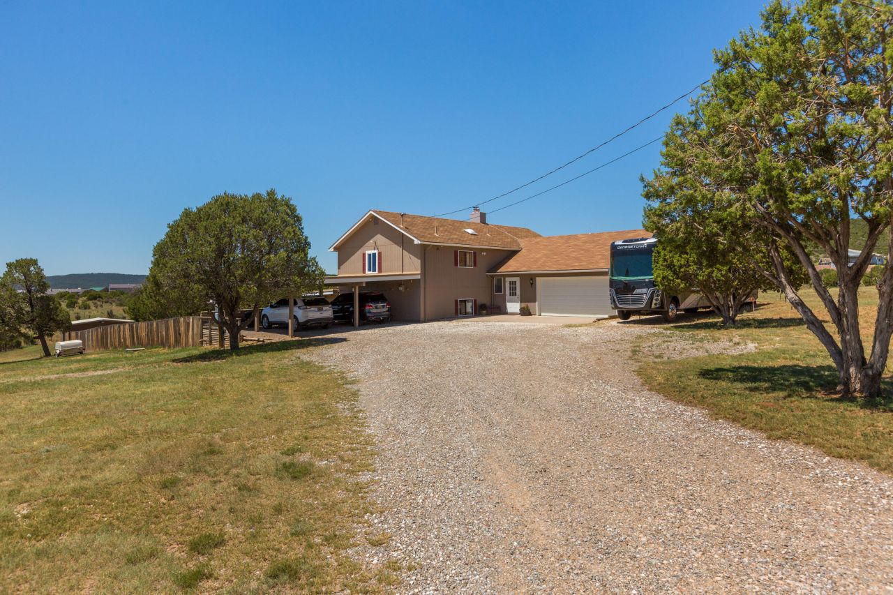 Edgewood, New Mexico, 87015, United States, 4 Bedrooms Bedrooms, ,3 BathroomsBathrooms,Residential,For Sale,1892952