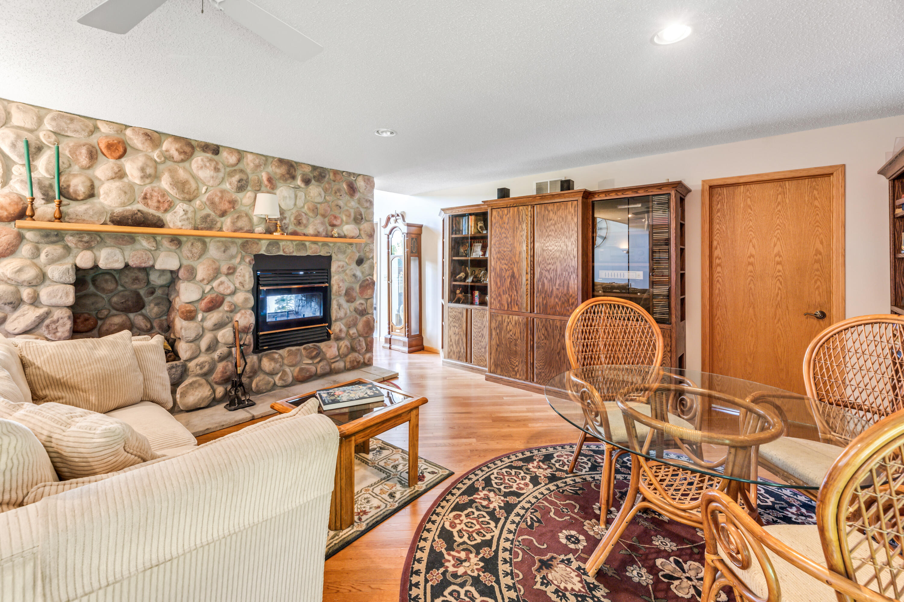 Buffalo, Wisconsin, 54629, United States, 4 Bedrooms Bedrooms, ,4 BathroomsBathrooms,Residential,For Sale,1903287