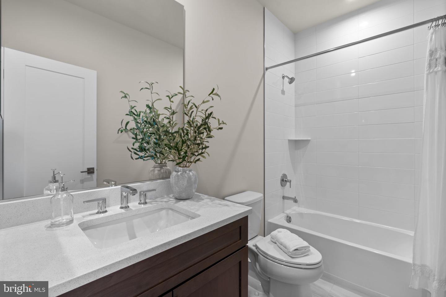 Ellicott City, Maryland, 21042, United States, 3 Bedrooms Bedrooms, ,4 BathroomsBathrooms,Residential,For Sale,1933185