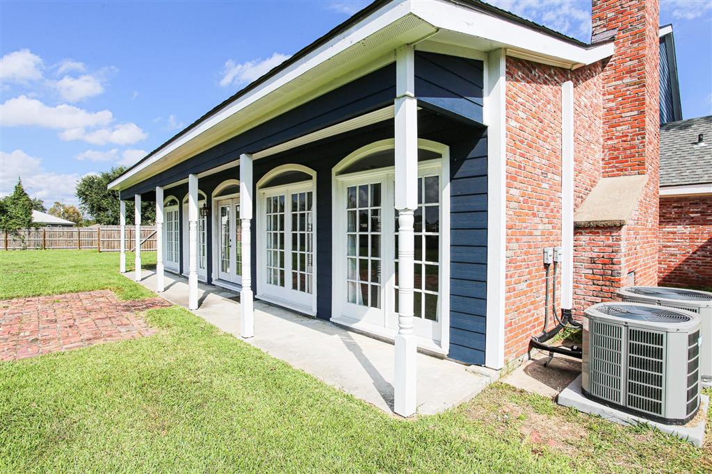 Lake Charles, Louisiana, 70605, United States, 4 Bedrooms Bedrooms, ,4 BathroomsBathrooms,Residential,For Sale,1979416