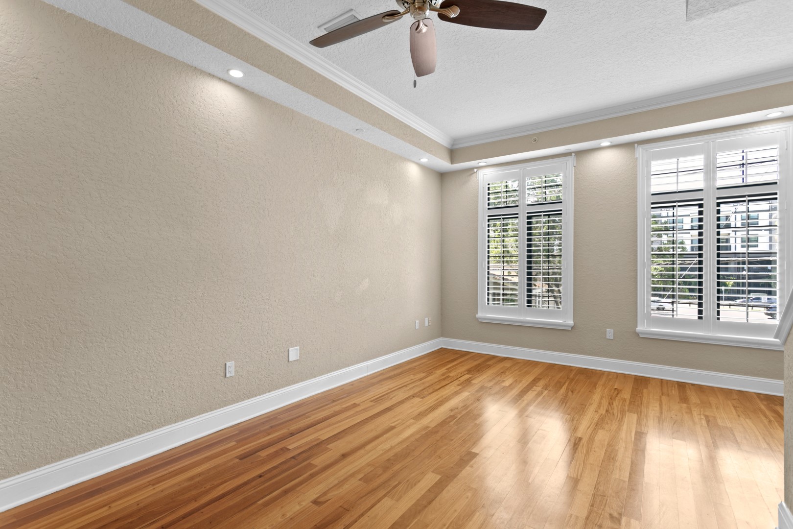 Tampa, Florida, 33606, United States, 3 Bedrooms Bedrooms, ,3 BathroomsBathrooms,Residential,For Sale,2012013