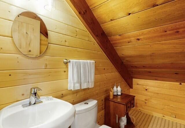 Bend, Oregon, 97707, United States, 2 Bedrooms Bedrooms, ,1 BathroomBathrooms,Residential,For Sale,1976090