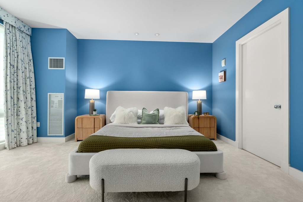 Boston, Massachusetts, 02210, United States, 3 Bedrooms Bedrooms, ,4 BathroomsBathrooms,Residential,For Sale,1821296