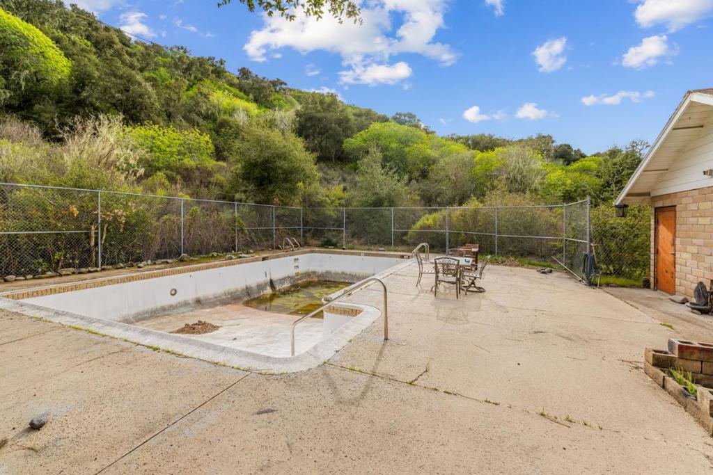 Salinas, California, 93908, United States, ,2 BathroomsBathrooms,Residential,For Sale,2006141