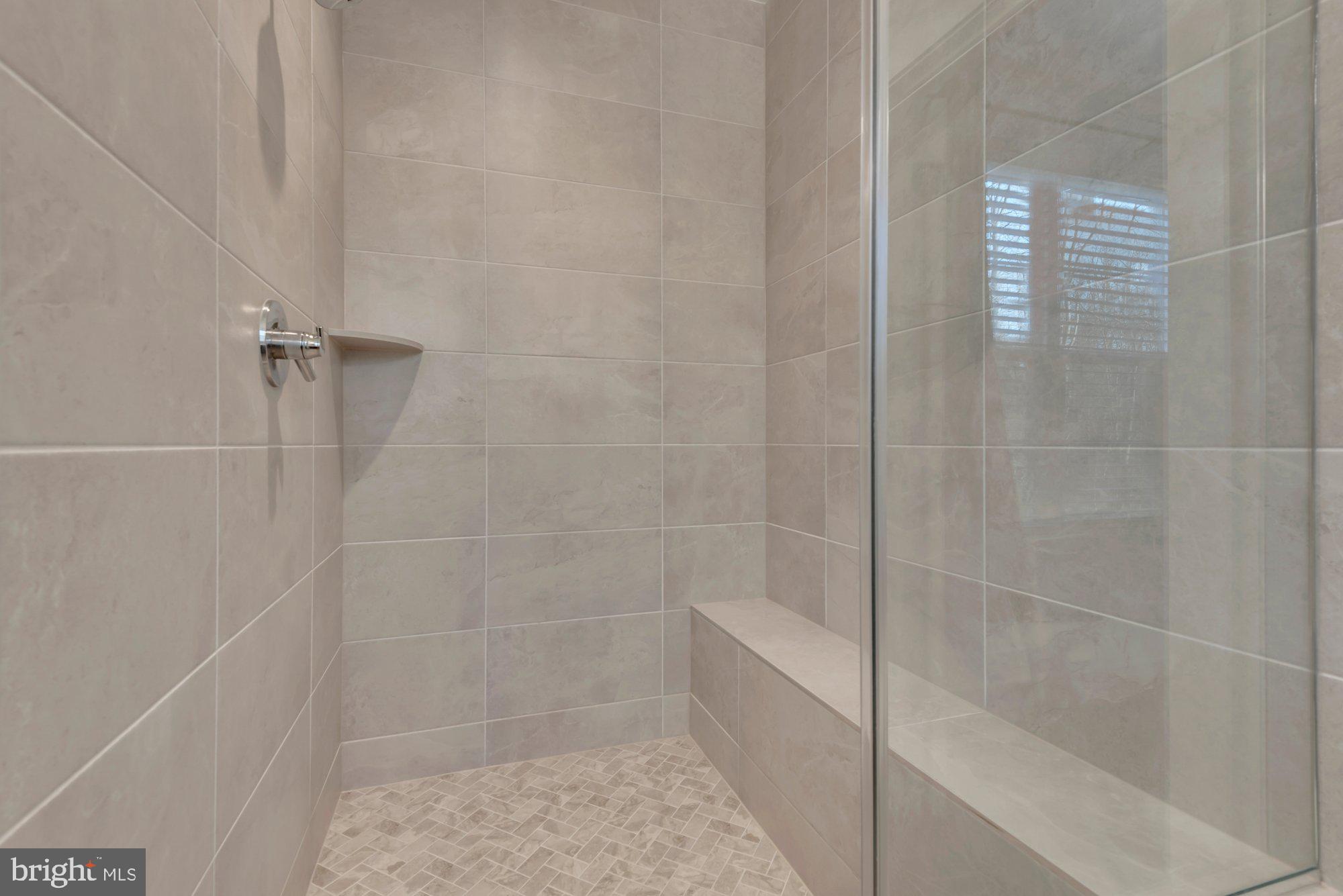 Laurel, Maryland, 20724, United States, 5 Bedrooms Bedrooms, ,5 BathroomsBathrooms,Residential,For Sale,2010373