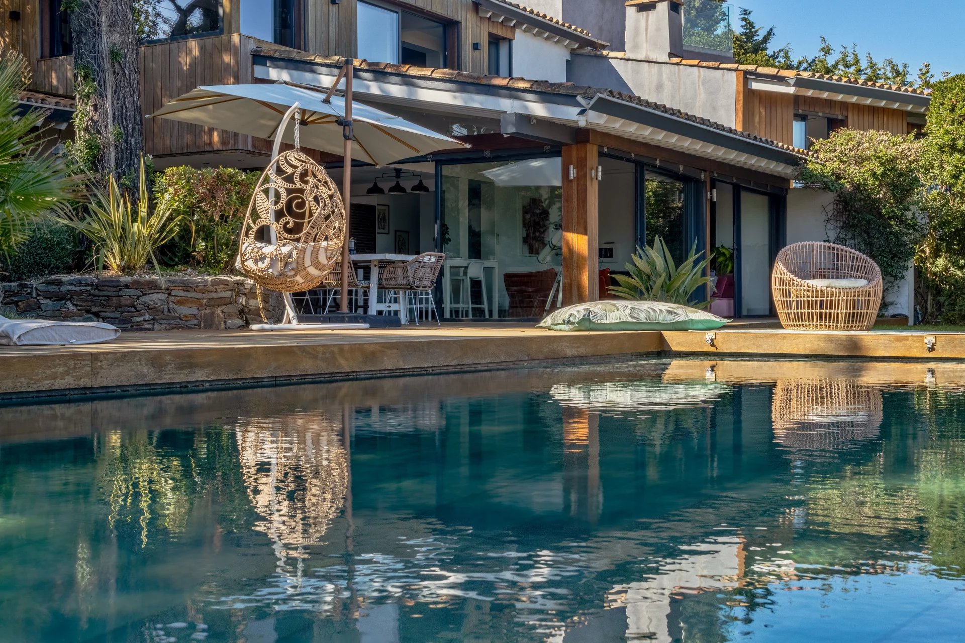 Cavalaire-sur-Mer, Provence-Alpes-Côte d’Azur, 83240, FR, 7 Bedrooms Bedrooms, ,9 BathroomsBathrooms,Residential,For Sale,1987792