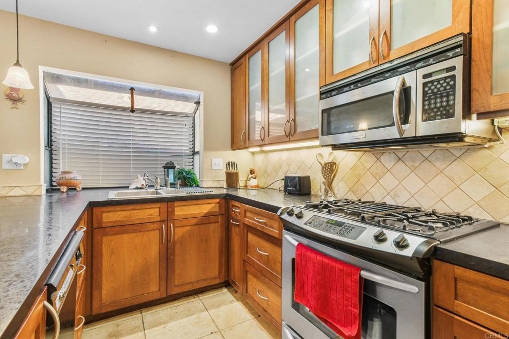 San Diego, California, 92139, United States, 3 Bedrooms Bedrooms, ,2 BathroomsBathrooms,Residential,For Sale,1991958