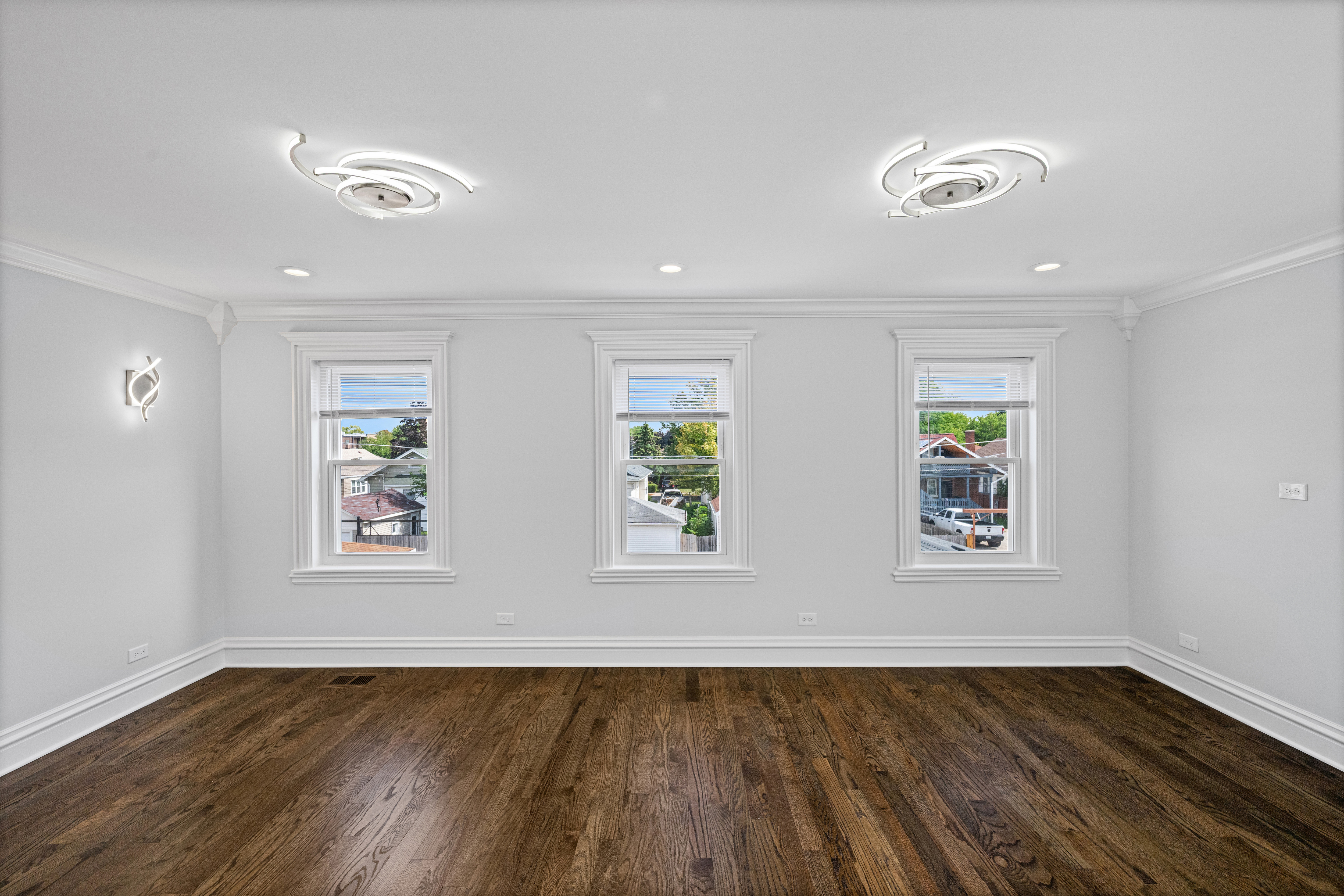  This Newly Rehabbed House has Been Completely Re-Done Top to Bottom - 物件實景