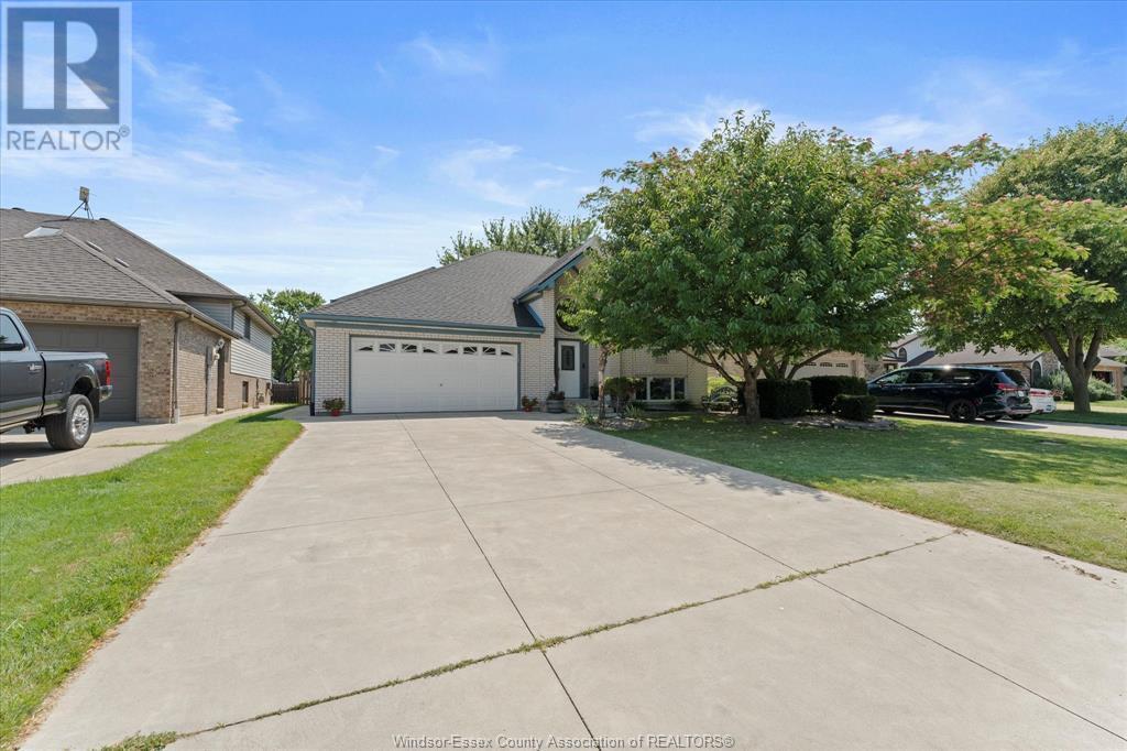 TECUMSEH, Ontario, N8N 4T1, CA, 5 Bedrooms Bedrooms, ,2 BathroomsBathrooms,Residential,For Sale,1902175
