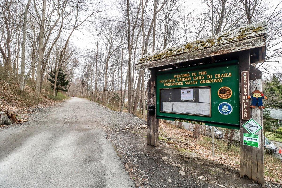 Trumbull, Connecticut, 06611, United States, 4 Bedrooms Bedrooms, ,3 BathroomsBathrooms,Residential,For Sale,1986058