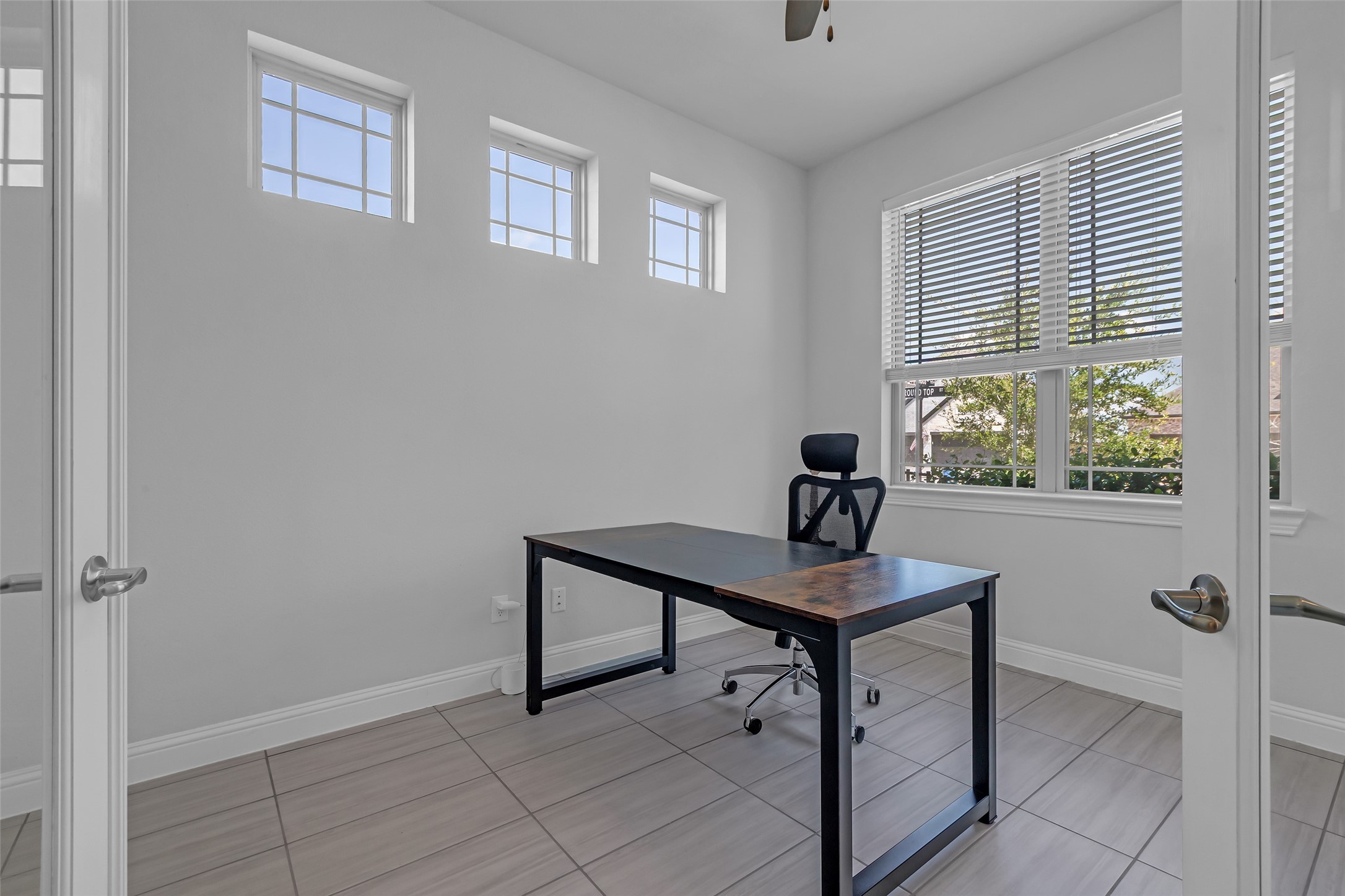 Webster, Texas, 77598, United States, 4 Bedrooms Bedrooms, ,4 BathroomsBathrooms,Residential,For Sale,1901174