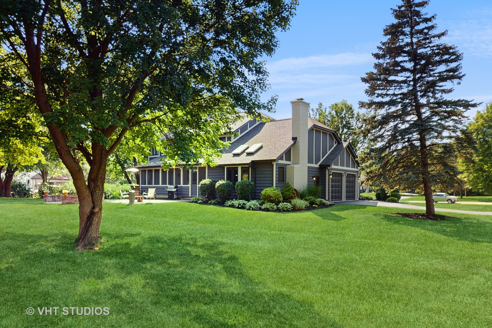 St. Charles, Illinois, 60175, United States, 4 Bedrooms Bedrooms, ,3 BathroomsBathrooms,Residential,For Sale,1889626